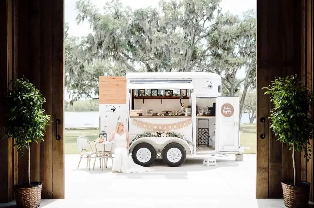 bride-mobile-bar
